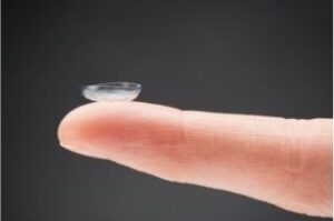 Sleeping with contact lenses for one night